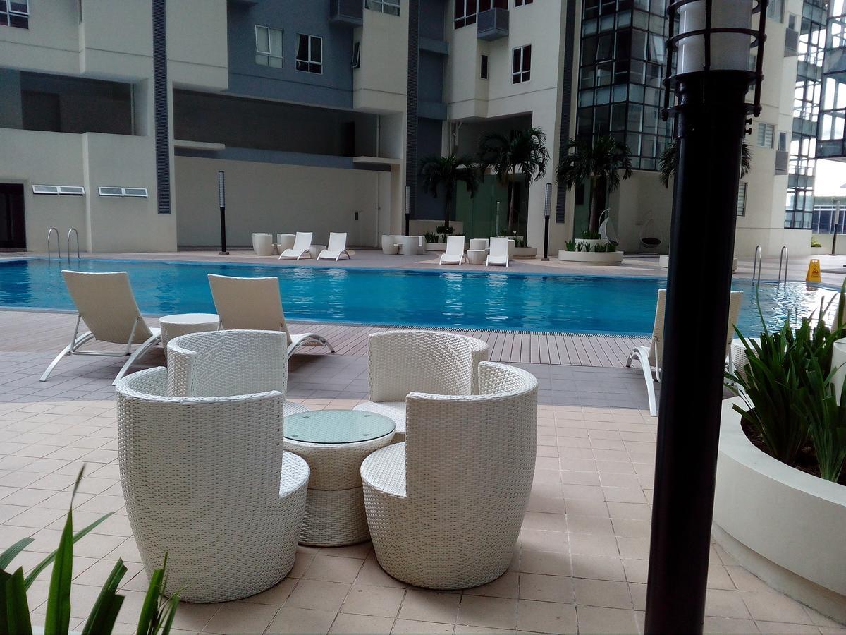 Victoria SOHO Suites Manila Exterior foto