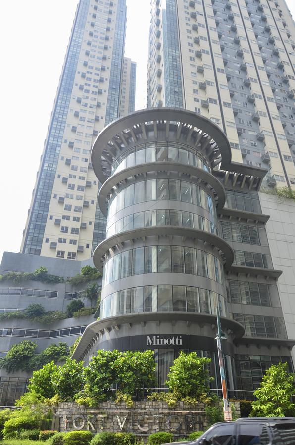 Victoria SOHO Suites Manila Exterior foto